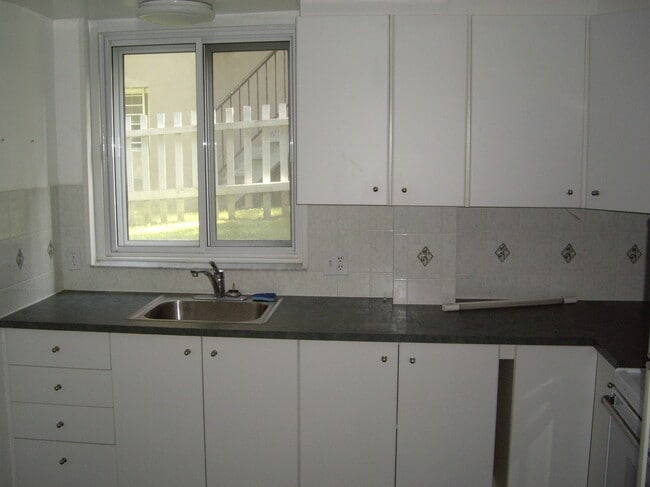 property at 6245 Lennox Av