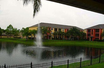 10825 Windsor Walk Dr-Unit -# 3-304 in Orlando, FL - Building Photo - Building Photo