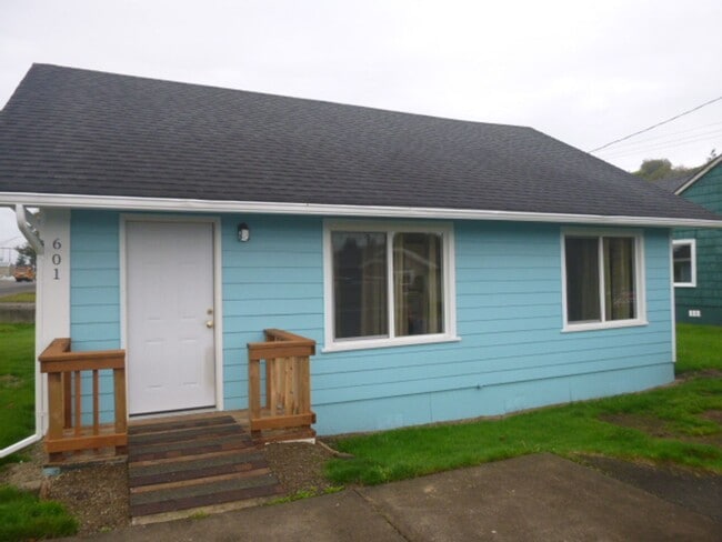 601 Duffy St in Aberdeen, WA - Building Photo - Building Photo