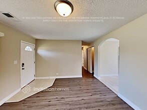 3805 Clipper Dr in Hanover Park, IL - Building Photo - Building Photo