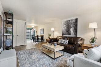 Shadeland Terrace Townhomes w/Full Basements in Indianapolis, IN - Building Photo - Building Photo