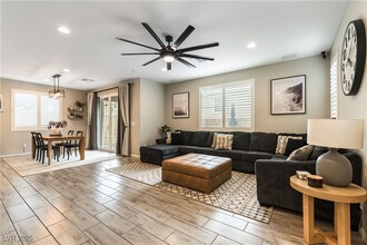 691 Quasi St in Henderson, NV - Foto de edificio - Building Photo