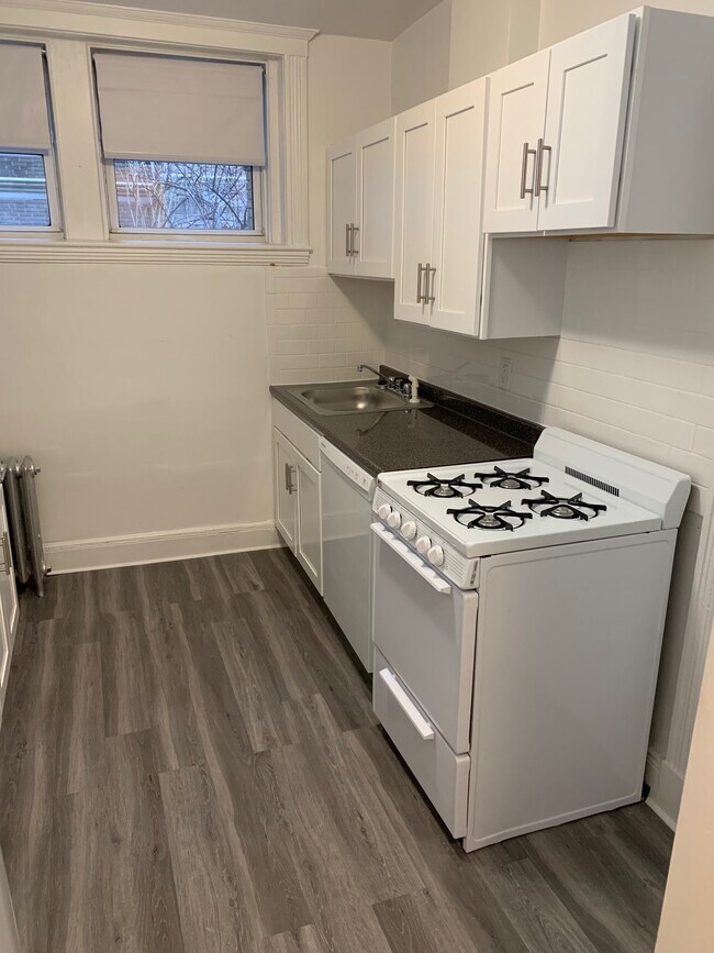 1630 Commonwealth Ave, Unit 1 in Boston, MA - Building Photo - Building Photo