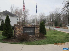 735 Rainier Rd in Charlottesville, VA - Building Photo - Building Photo