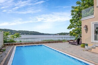 18 Deans Ln in Bayville, NY - Building Photo - Building Photo