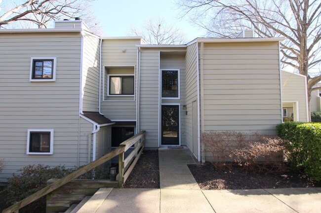 property at 1956 Villaridge Dr