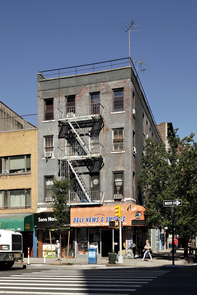 342 E 22nd St in New York, NY - Building Photo - Building Photo