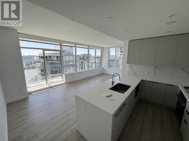 823 Carnarvon St in New Westminster, BC - Building Photo