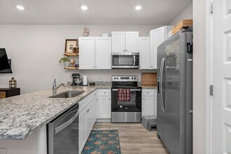 1026 McLaren Cir in Fort Walton Beach, FL - Building Photo - Building Photo