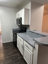 5988 Westcreek Dr in Fort Worth, TX - Building Photo - Building Photo