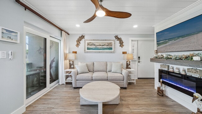 5717 Thomas Dr in Panama City, FL - Foto de edificio - Building Photo