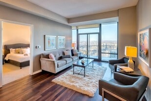 NIC on 5th in Minneapolis, MN - Building Photo