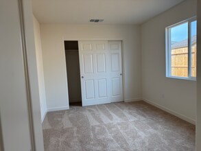221 Dylan St in Merced, CA - Building Photo - Building Photo
