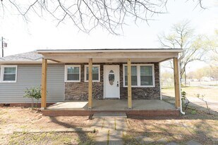 1305 Andover Ave in Greensboro, NC - Building Photo