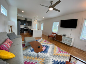 Room in House on Heck St in Raleigh, NC - Building Photo - Building Photo