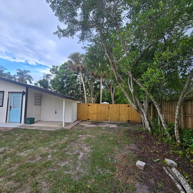 115 Pine St in Geneva, FL - Building Photo - Building Photo