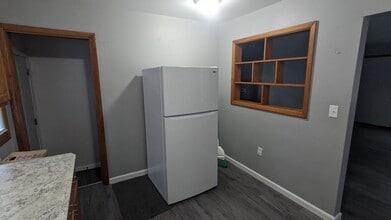 506 Lakeside St in Waterloo, IA - Building Photo - Building Photo