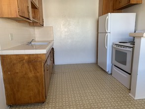 550 S Richmond Ave-Unit -5 in Hanford, CA - Building Photo - Building Photo