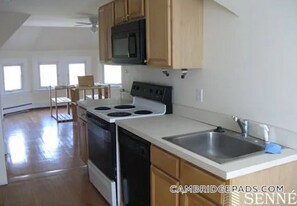 1539 Cambridge St in Cambridge, MA - Building Photo