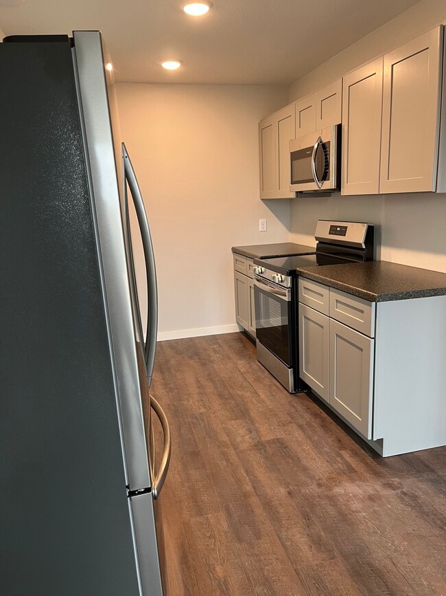 138 Erin Ct, Unit 138B in Nicollet, MN - Building Photo - Building Photo