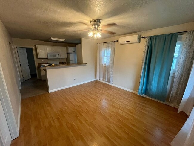 3833 Superba St in San Diego, CA - Building Photo - Building Photo