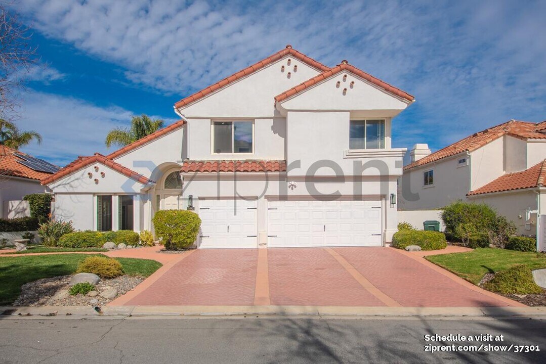 5683 Hazelcrest Cir in Westlake Village, CA - Foto de edificio