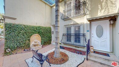 432 S Doheny Dr in Beverly Hills, CA - Building Photo - Building Photo