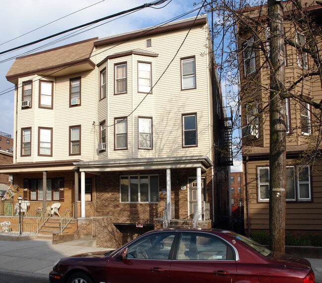 12 COOPER St in Bayonne, NJ - Building Photo - Building Photo