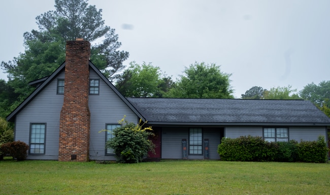 300 Esplanade Dr in Warner Robins, GA - Building Photo - Building Photo