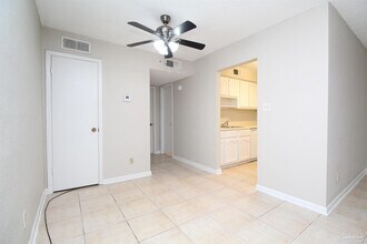 600 Scenic Hwy, Unit 315 in Pensacola, FL - Building Photo - Building Photo