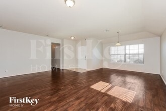 611 Hilton Dr in Lancaster, TX - Building Photo - Building Photo