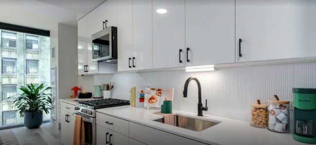 83 E Wacker Pl in Chicago, IL - Building Photo - Building Photo