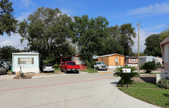 Pasadena Trails Mobile Home Park in Pasadena, TX - Building Photo - Building Photo