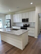 501 N Monroe St in Kaufman, TX - Foto de edificio - Building Photo