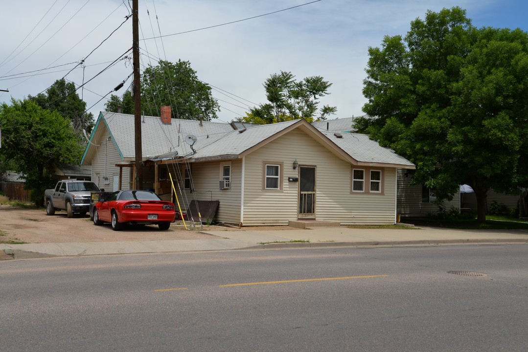 851-891 E Egbert St in Brighton, CO - Foto de edificio