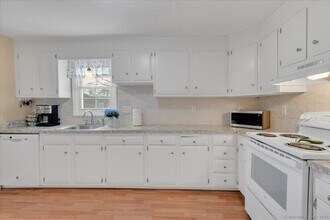 178 Oakland Ave in New Britain, CT - Building Photo - Building Photo