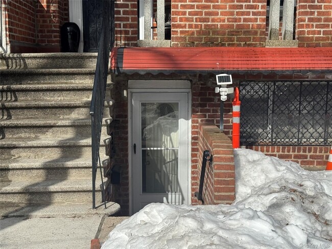 property at 1393 Pelham Pkwy N