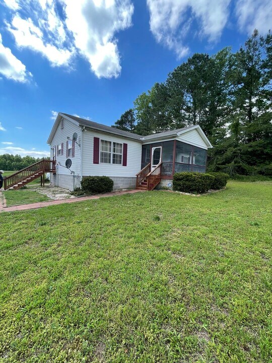 2610 Mary Ball Rd in Lancaster, VA - Building Photo
