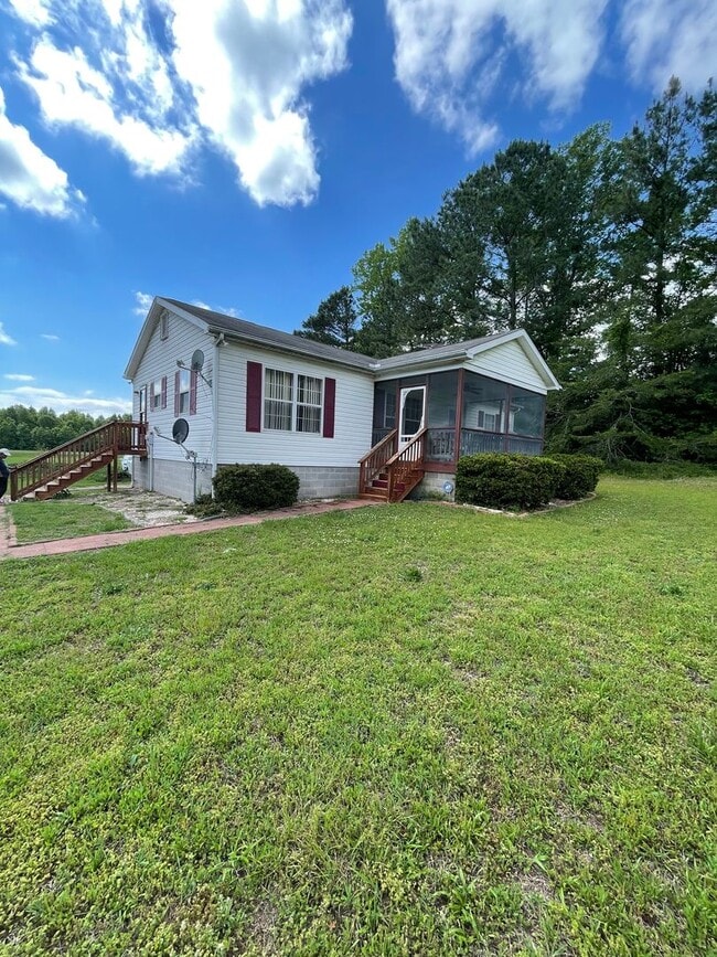 property at 2610 Mary Ball Rd
