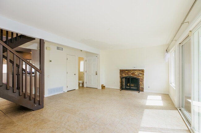 4454 Anne Sladon St in Oceanside, CA - Building Photo - Building Photo