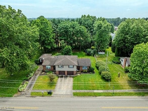 824 Reno Dr in Louisville, OH - Building Photo - Building Photo
