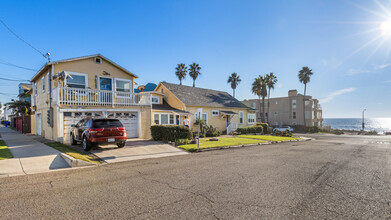 902 S Pacific St in Oceanside, CA - Building Photo - Building Photo