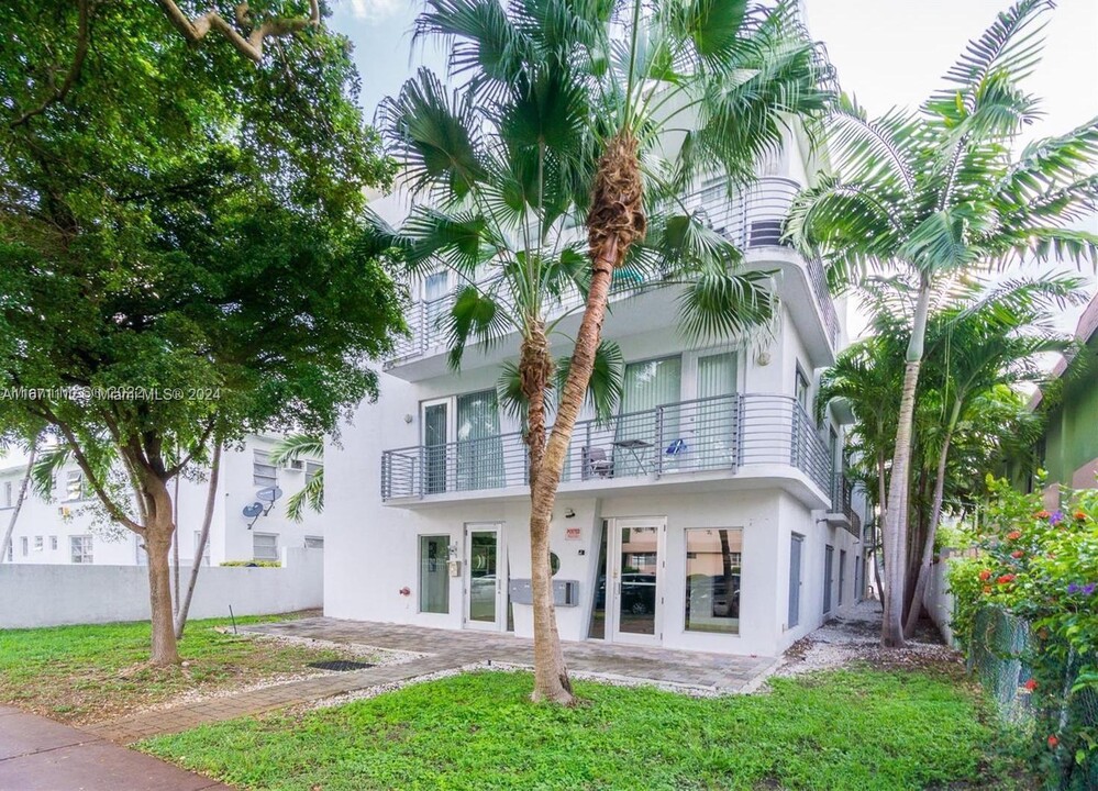 945 Michigan Ave, Unit 5 in Miami Beach, FL - Building Photo