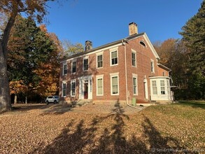 1 Booth House Ln in New Milford, CT - Building Photo - Building Photo