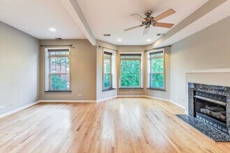 825 W Cuyler Ave in Chicago, IL - Building Photo - Building Photo