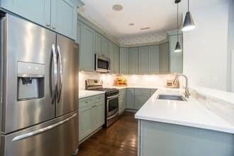 1324 W Pratt Blvd in Chicago, IL - Building Photo - Building Photo