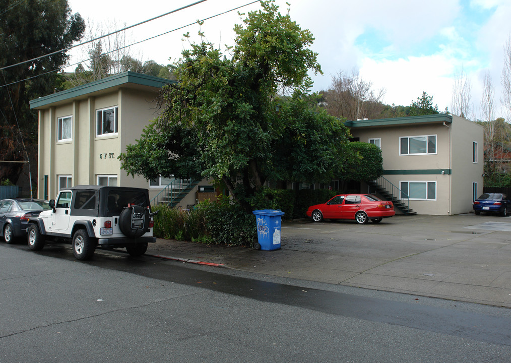 5 F St in San Rafael, CA - Building Photo