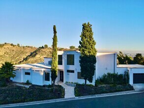 2260 Apollo Dr in Los Angeles, CA - Building Photo - Building Photo