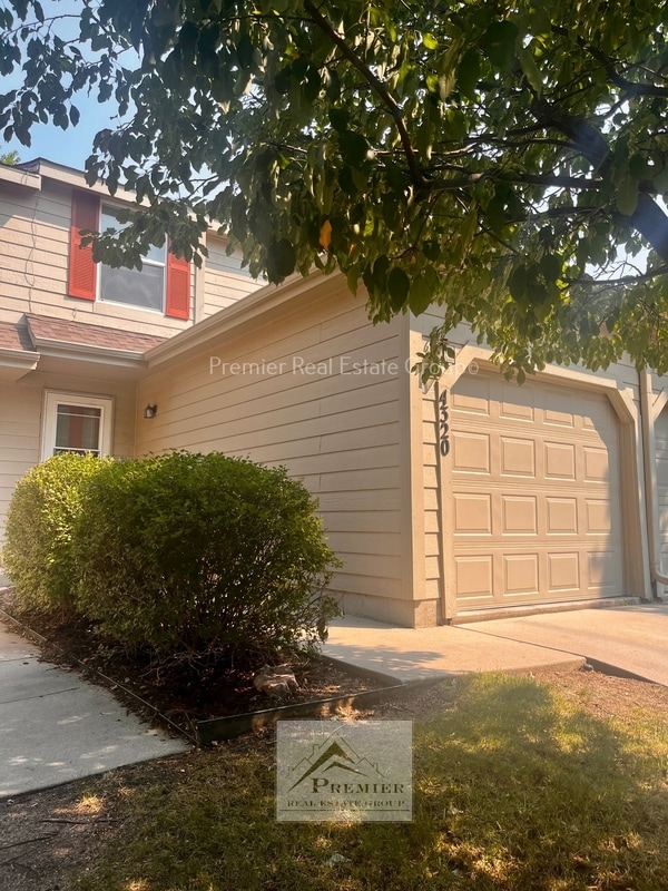 property at 4320 Hunting Meadows Cir
