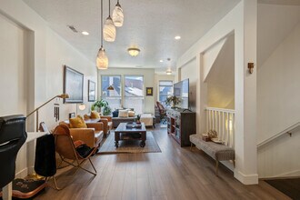 11271 S High Crest Ln in South Jordan, UT - Building Photo - Building Photo